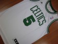 /album/boston-celtics/a37-garnett-5-white-swingman-jpg/